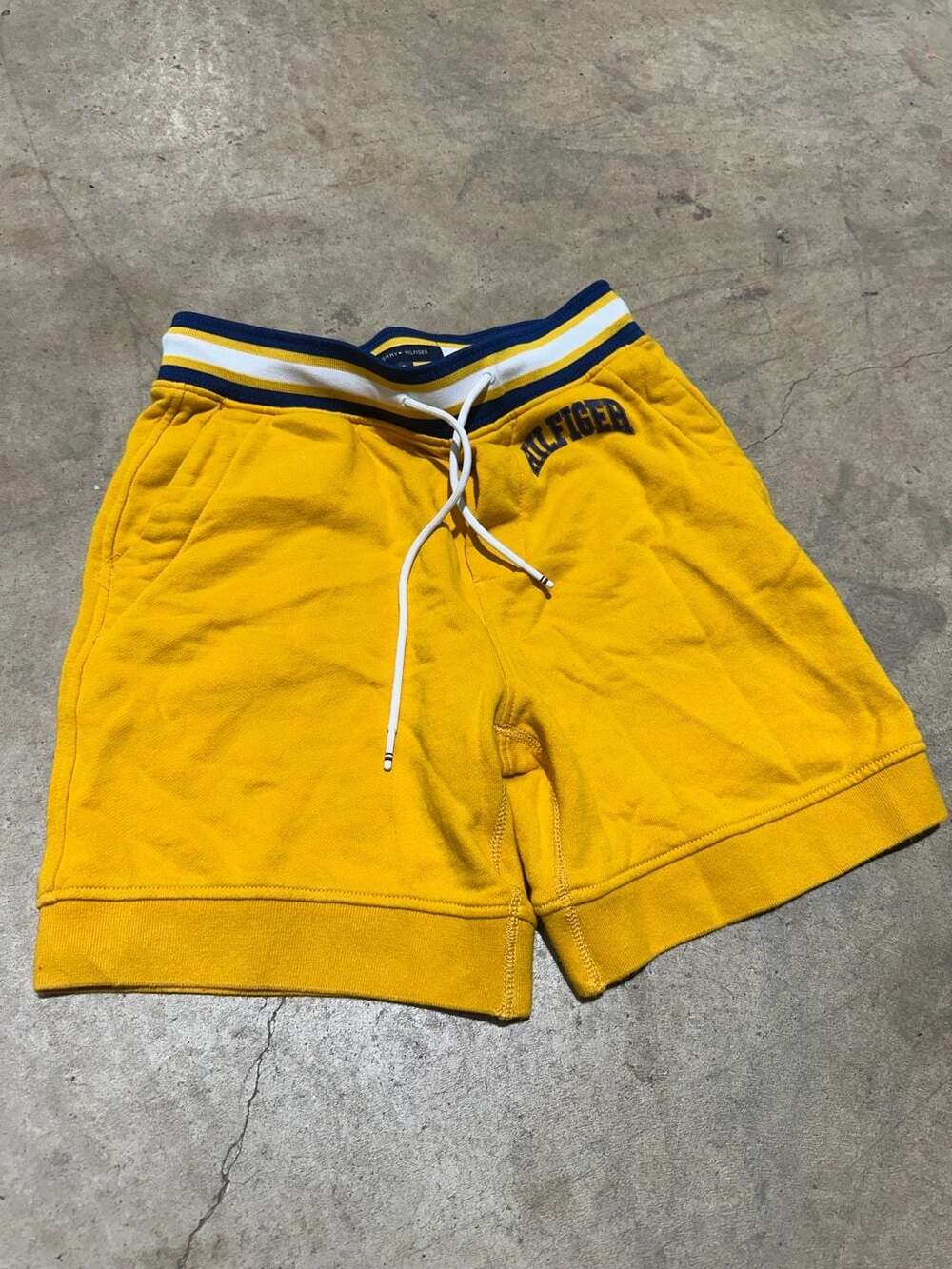 Tommy Hilfiger Y2K Sweatshorts Yellow Drawstring Logo